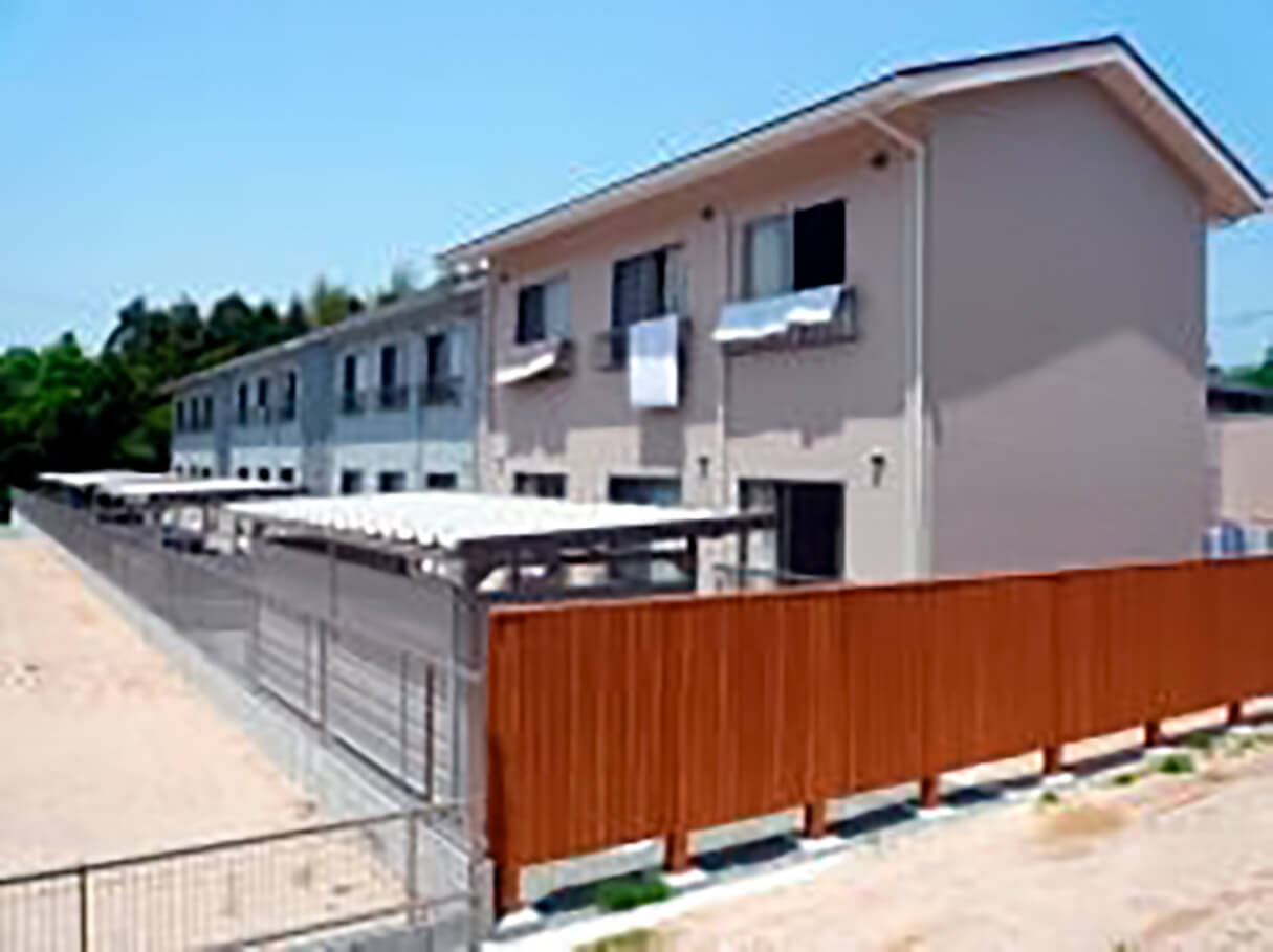 【共同生活援助（介護サービス包括型）事業所 】
身体機能・生活能力の向上のために必要な訓練、生活等に関する相談など、必要な支援を行います。